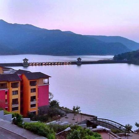 Portofino Apartment Lavasa Bagian luar foto