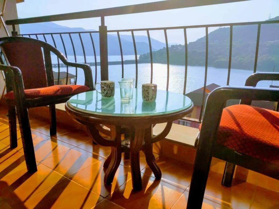 Portofino Apartment Lavasa Bagian luar foto